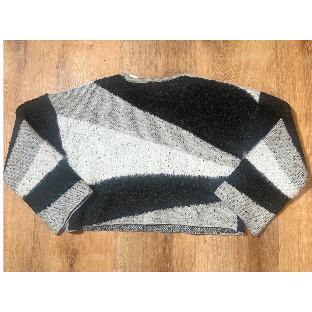 Willow‎ & Wind Striped Fuzzy Knit Sweater Boxy Women's Size S Cropped NEW